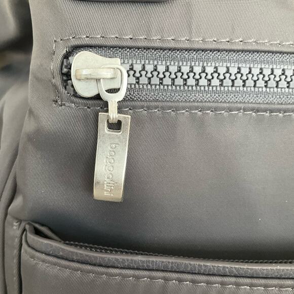 Baggallini Soho Unisex Laptop Gray Backpack - Picture 10 of 11